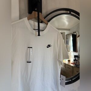Nike Classic White Short Sleeve Tee